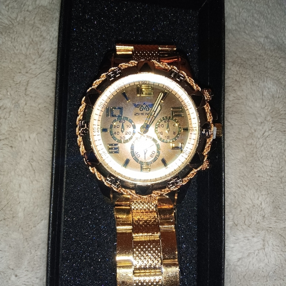 Watch - Picture 9 of 9